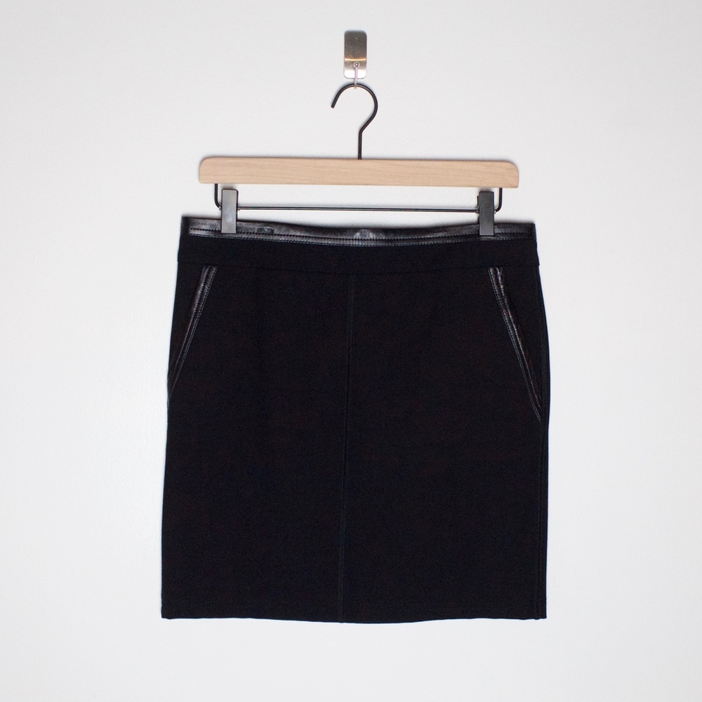 Gucci - Black Leather Trim Mini-Skirt